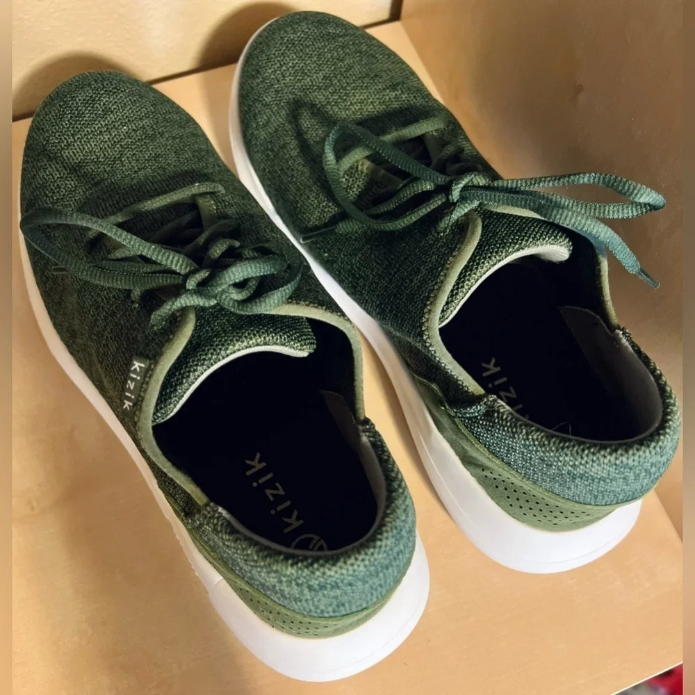 Kizik Green Slip-On Madrid Sneakers size men’s 10 women’s 11.5